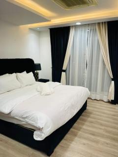 Gold Crest Prestige Premium Duplex Modern Serviced Apartments DHA 4 Lahore - LMY Residency - Lahore - 6
