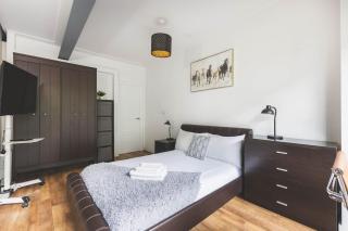2Bed Stratford Apt with Easy Access to Central London, O2, ExCel, Parking Nearby - 1