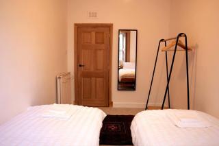 Elegant & Sunny 2BD basement stay, Edinburgh! - Edimburgo - 2