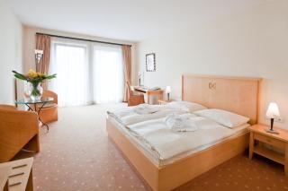 Hotel Barbarossa - Düsseldorf - 8