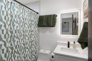 Luxury Oasis 4B 2B Jacuzzi Pet Friendly - 2