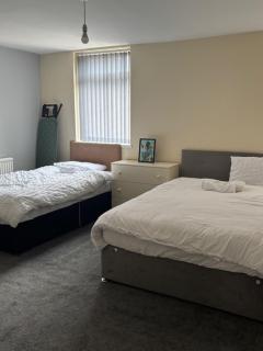 Property in Old Trafford - Manchester - 8