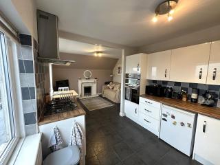 Bright Seaside Apartment with Stunning River Views - New Brighton - 7