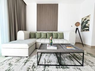 Luxury Retreat 1BDR Apartment in Yas Island Premium Location with Pool and Gym - Yas Island - 0