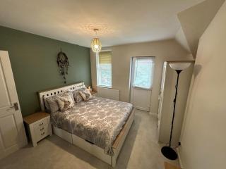 Bright Seaside Apartment with Stunning River Views - New Brighton - 3
