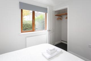 Newly refurbished! Eastside Escape - Conveniently located with fantastic local transport links - Belfast - 1