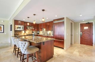 KBM Resorts - 2 FREE CARS - Honua Kai Hokulani -Oceanfront - 6-Bedroom Multi Unit Private BBQ on Balcony HKH-201 HKH-204 - Kaanapali - 7