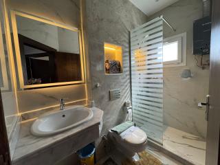 203 · Charming 2BR Townhouse - Sheikh Zayed - 8