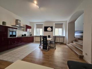 FERIENWOHNUNG APARTMENT 2 RAUM WOHNUNG im ZITTAUER STADTZENTRUM INNENSTADT INNENRING TOP LAGE MARKT UND RATHAUS NÄHE - Zittau - 2