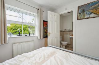 Urban Oasis - Modern 2B/2B Retreat Near Nature - 1