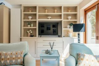 Beautiful Ground Floor Apartment Plus Private Garden - 1