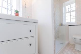 Chic 1 Bed Studio Flat in Popular Bloomsbury - London - 3