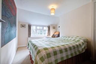 Charming Hilltop Cottage with Panoramic Views - East Worldham - 8