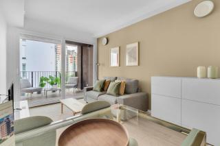 Airy Apartments with Balcony & Garage - Milan - 4