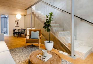 Urban Oasis - Spacious 3BR Townhouse w Terrace - Wellington - 0
