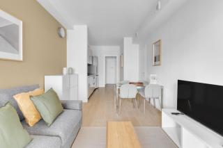 Airy Apartments with Balcony & Garage - Milan - 6