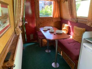 Stone - Boat - Sleeps 4 - Pet Friendly-85ws - Stone - 4