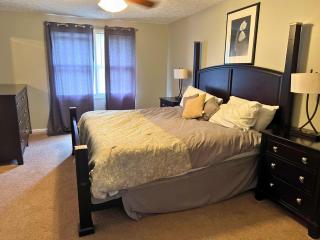 Private Cul-de-Sac Oasis 4BR - Grove City - 3