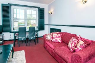 Cosy & Central 2BD Apartment Milngavie, Glasgow - 0