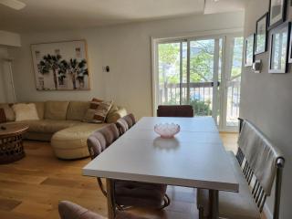 Retro Retreat- Block from Ocean Casino & Waterpark - Atlantic City - 3