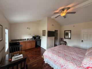 Lake Huron Lodge - Lexington - 3
