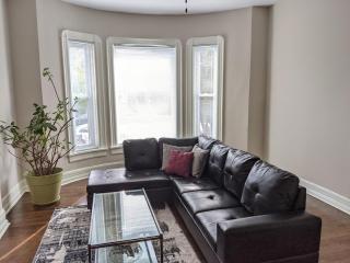 Spacious Bronzeville Apartment - Chicago - 6