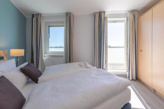 Ferienwohnung Ostseesonne mit Balkon - direkt an der Ostsee gelegen - Zingst - 2
