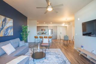 Spacious 2BD - Gym, Pool, Parking, W-D - Sleeps 8 - Tempe - 8