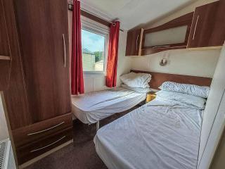 Great 6 Berth Caravan For Hire At Southview Holiday Park Ref 33006M - Skegness - 2