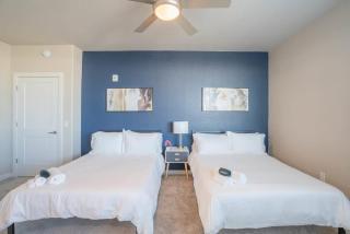 Modern 2BD - Gym, Pool, Parking, W-D - Sleeps 8 - Tempe - 3
