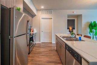 Chic 2BD Pool Gym Parking WD Sleeps8 - Tempe - 3
