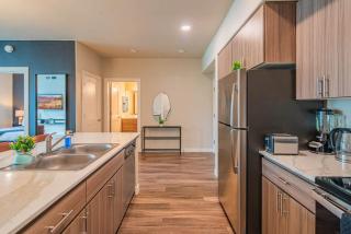 Chic 2BD Pool Gym Parking WD Sleeps8 - Tempe - 1