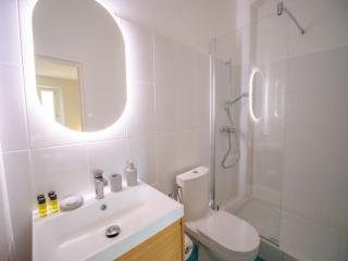 #202-Heart of Vieil Antibes - Place Nationale-High-End Newly Renovated & Furnished Appartment - Antibes - 5