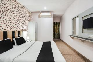 Hotel O Crystal - Ahmedabad - 0