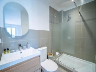 #302-Heart of Vieil Antibes - Place Nationale-High-End Newly Renovated & Furnished Appartment - Antibes - 3