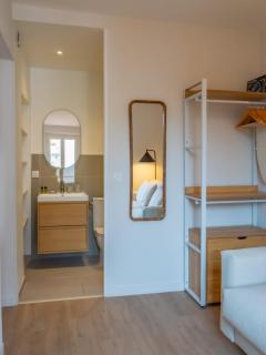 #302-Heart of Vieil Antibes - Place Nationale-High-End Newly Renovated & Furnished Appartment - Antibes - 2