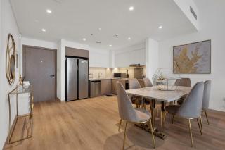 Luxurious, Creek & Marina View - 2