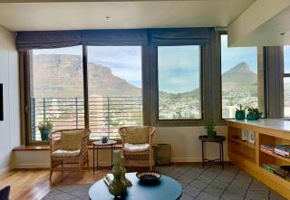 #1903 Cartwright - Two Bedroom Mountain Views - Cape Town - 3