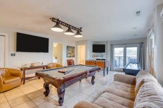 Sleeps 28 Beachfront w Pool Hot Tub Game Room Atlantic Watch by AvantStay - 4