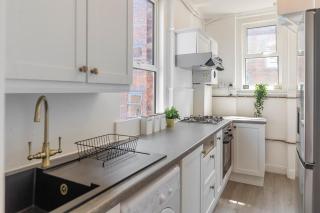 Trendy Central London Gem Next Victoria Station - 3
