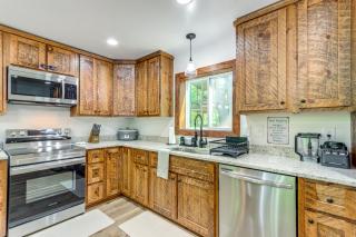 4 Mi to Dtwn Ellijay Cabin with Pool and River Access - Ellijay - 2