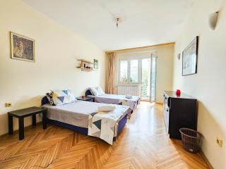 Urban Nest Main Square - 3