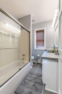 Luxury Chefs Kitchen - OSU/Short North - Sleeps 10 - Columbus - 6