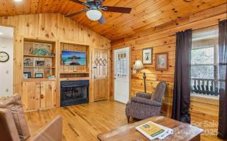 Fox Creek Cabin 1: Creekside Cabin in the Smoky Mountains - Bryson City - 1