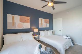 Chic 2BD - Midtown - Gym, Pool, W-D, Parking - Sleeps 8 - Phoenix - 1