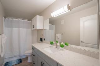 Posh 2BD - Midtown - Gym, Pool, W-D, Parking - Sleeps 8 - Phoenix - 2
