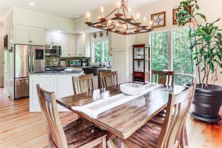 Hot Tub and Trail Access Treehouse in Landrum! - Landrum - 6