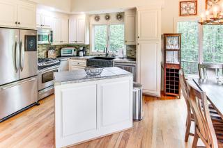 Hot Tub and Trail Access Treehouse in Landrum! - Landrum - 5