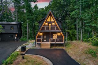 Luxury 2BR A-frame Hot Tub EV Charge Games - Sevierville - 4