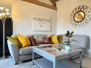 The Penthouse Apartment - 1 King Bed Sleeps 2 - Ulverston - 2